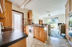 Kitchen diner angle 3- click for photo gallery